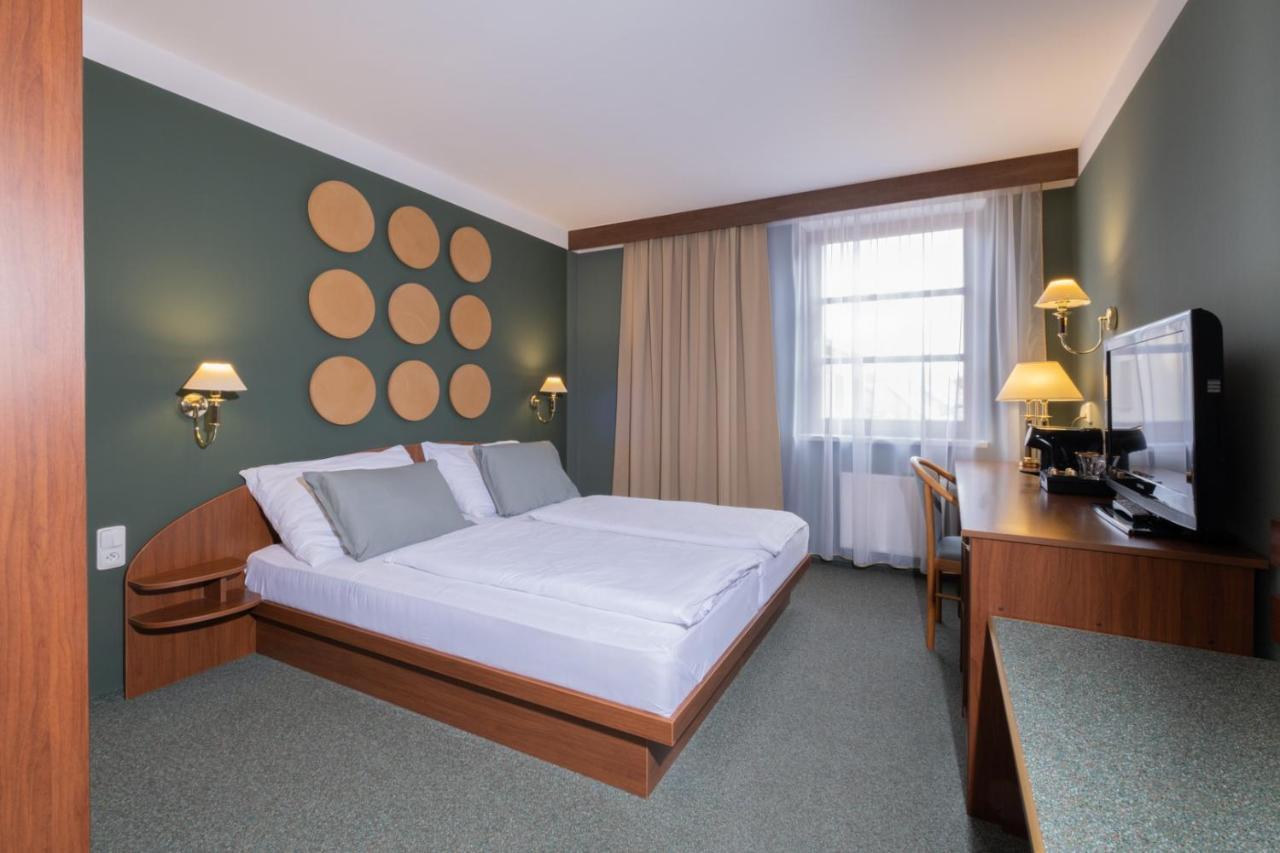 Hotel Могелнице Экстерьер фото