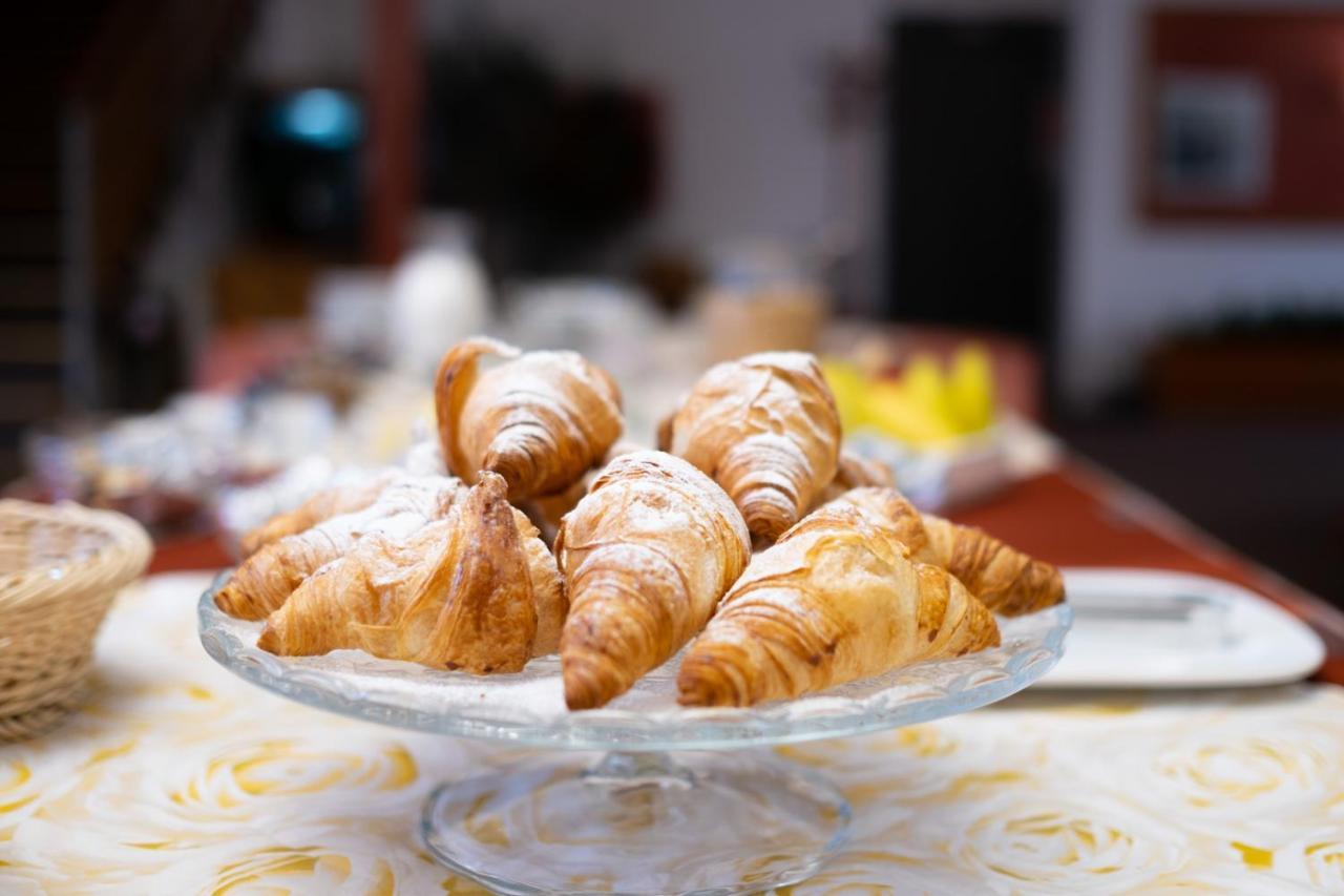 Hotel Могелнице Экстерьер фото