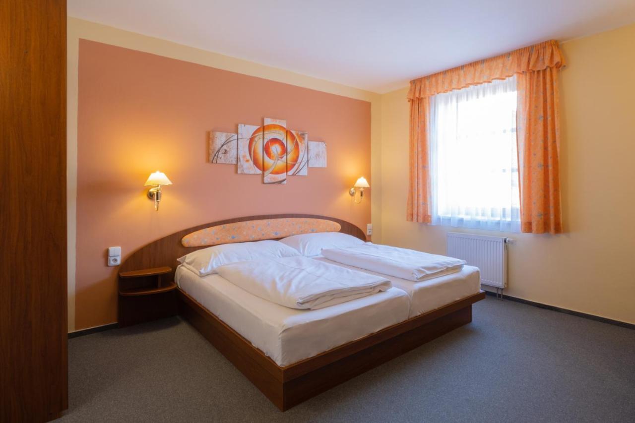 Hotel Могелнице Экстерьер фото