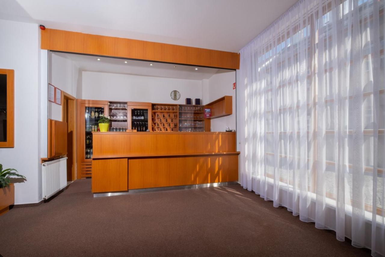 Hotel Могелнице Экстерьер фото